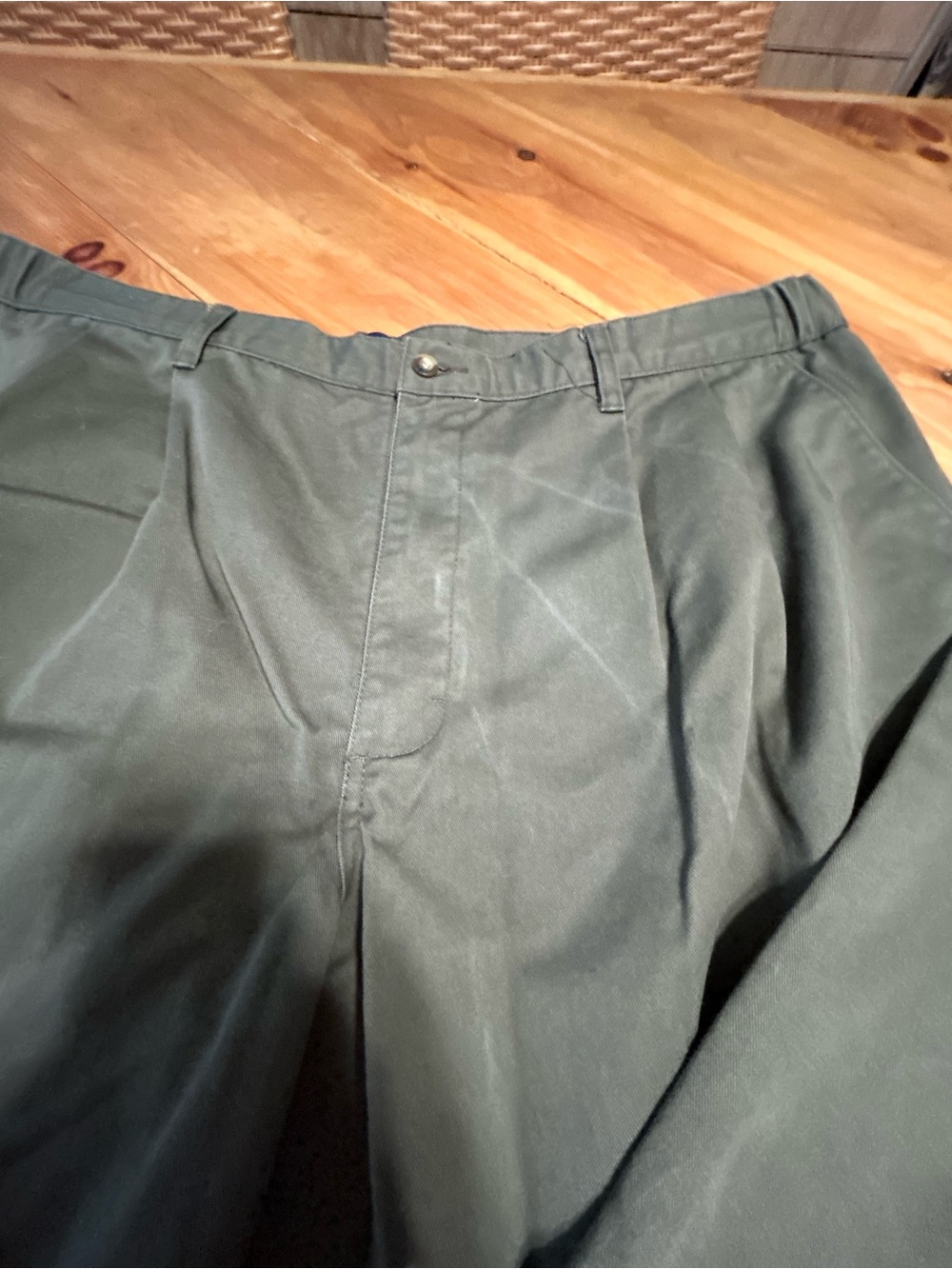 Men’s Basic Editions Olive Green Chino Pants - Picture 3 of 8